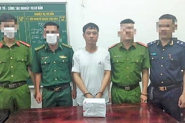 Nghệ An: Bắt giữ đối tượng giấu 6.000 viên ma túy tổng hợp trong cốp xe máy