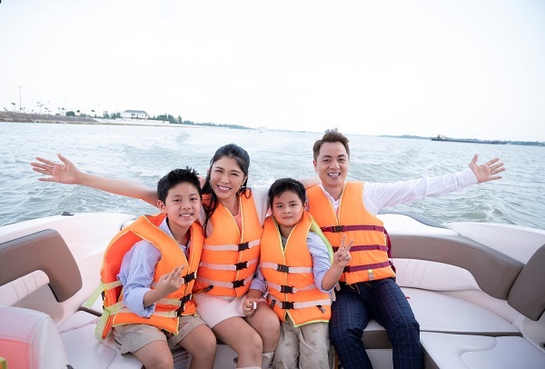 Dang Khoi - Thuy Anh: 'Experience activities help our family bond more'