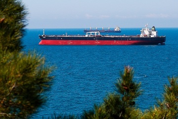 Hơn 62 triệu thùng dầu của Nga lênh đênh trên biển không tìm được người mua
