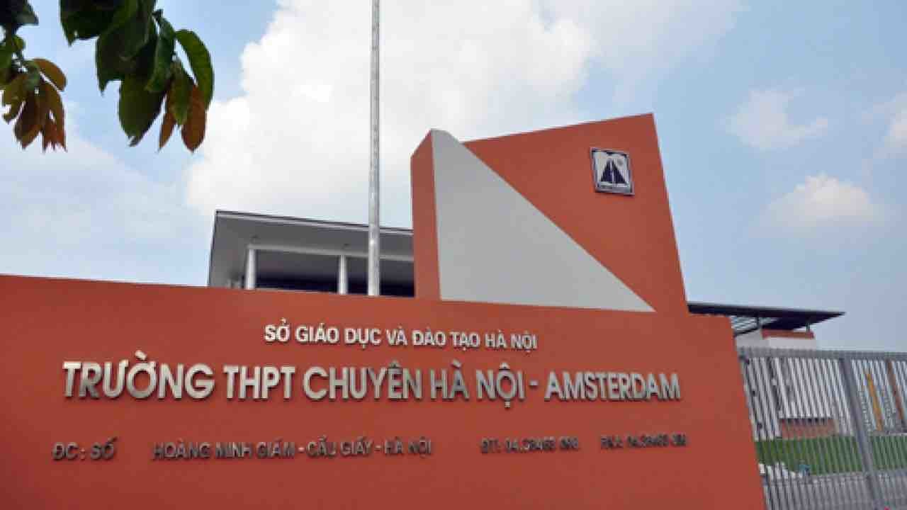 A heated debate over the letter of parents whose children were eliminated from the ‘parking round’ of the Hanoi-Amsterdam High School for the Gifted