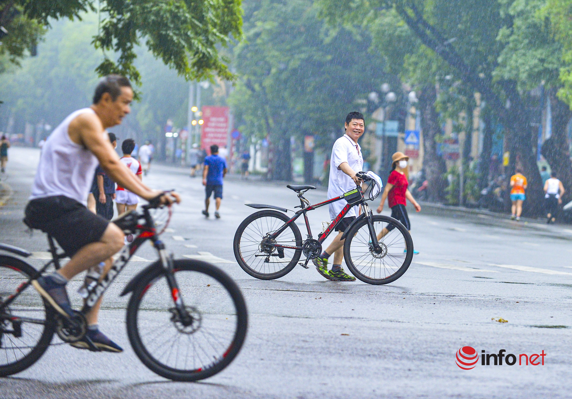 On the first day, the 'bicycle racetrack' was cleared, speakers pulled, people walked dogs into Ho Guom walking street
