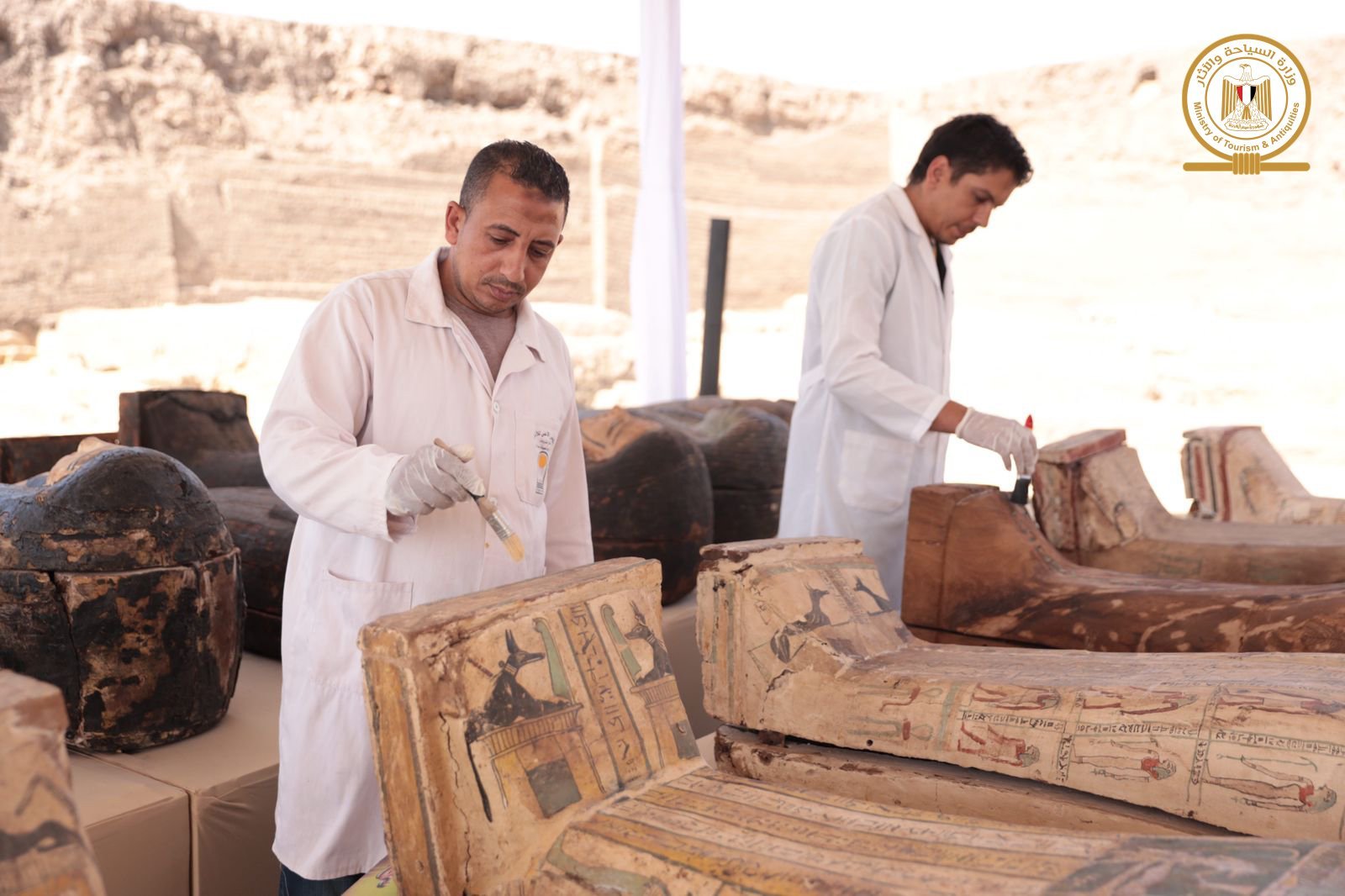Phát hiện hàng trăm quan tài chứa xác ướp Ai Cập 2.500 tuổi