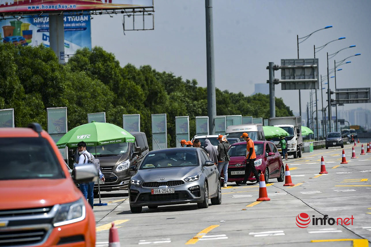 Ngày đầu tiên thực hiện 100% thu phí không dừng trên cao tốc Hà Nội – Hải Phòng, nhiều xe vi phạm mới chỉ bị nhắc nhở