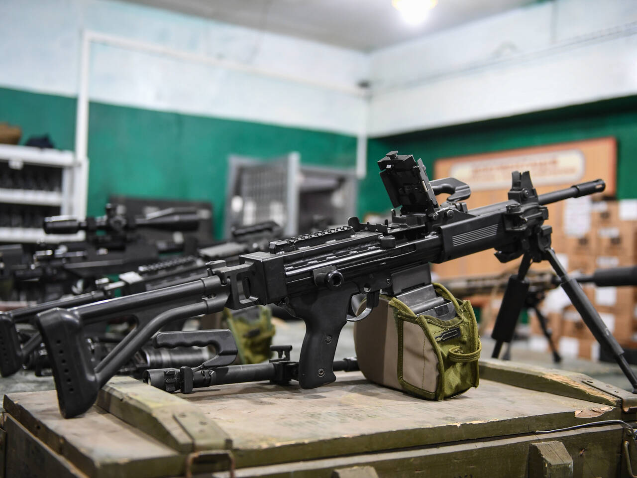 Số lượng lớn vũ khí của Lực lượng vũ trang Ukraine được rao bán trên mạng