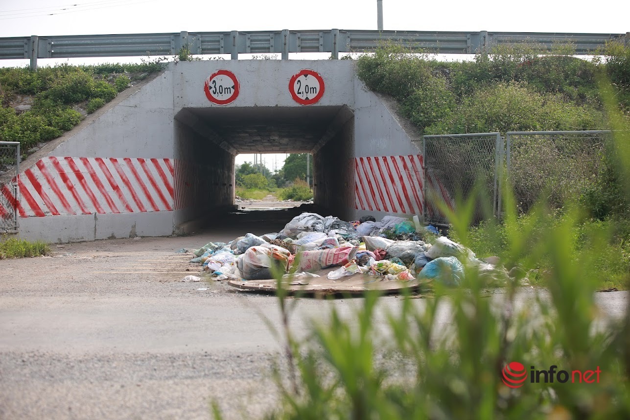 rác thải,ô nhiễm môi trường,đường gom cao tốc Pháp Vân - Cầu Giẽ
