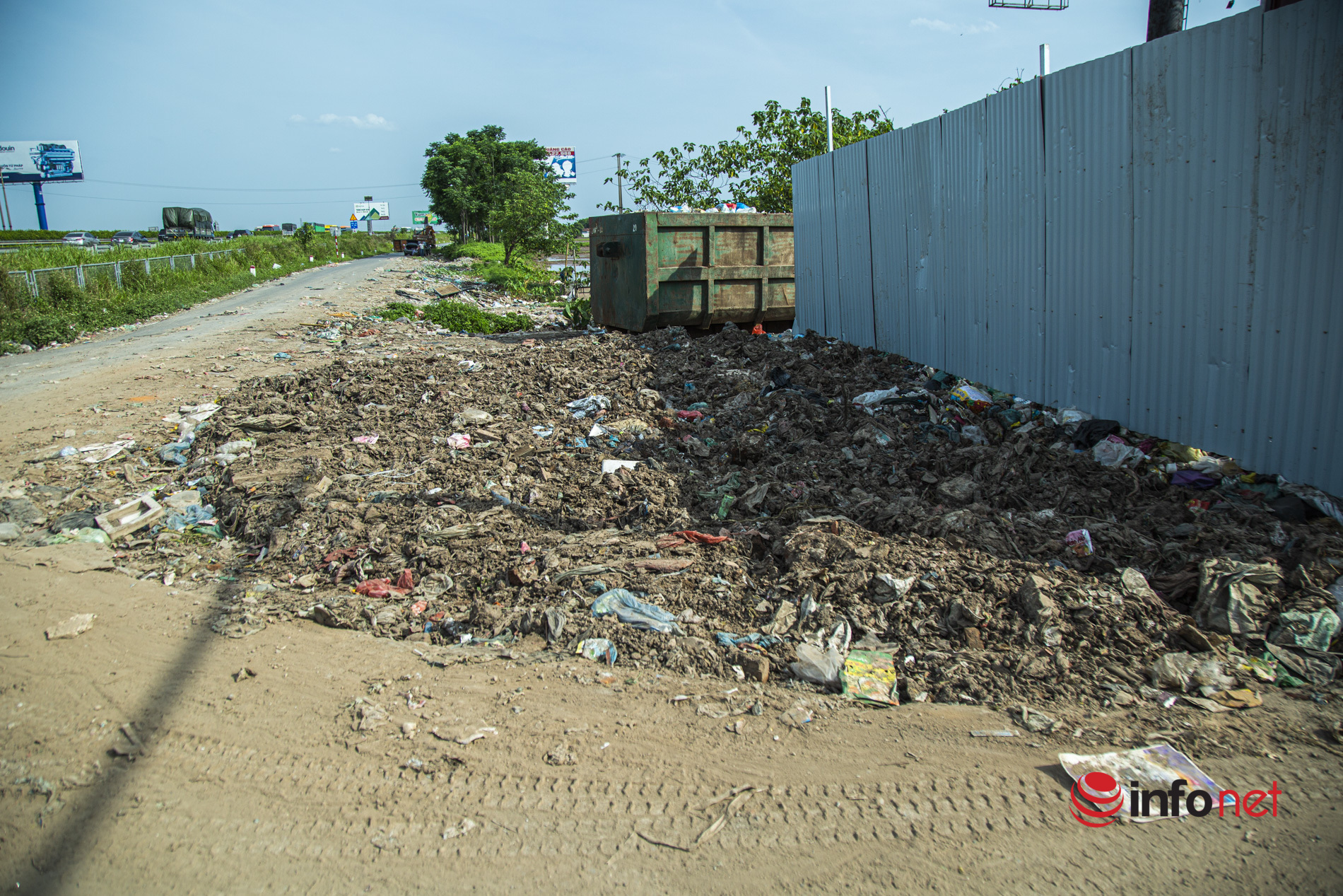 rác thải,ô nhiễm môi trường,đường gom cao tốc Pháp Vân - Cầu Giẽ