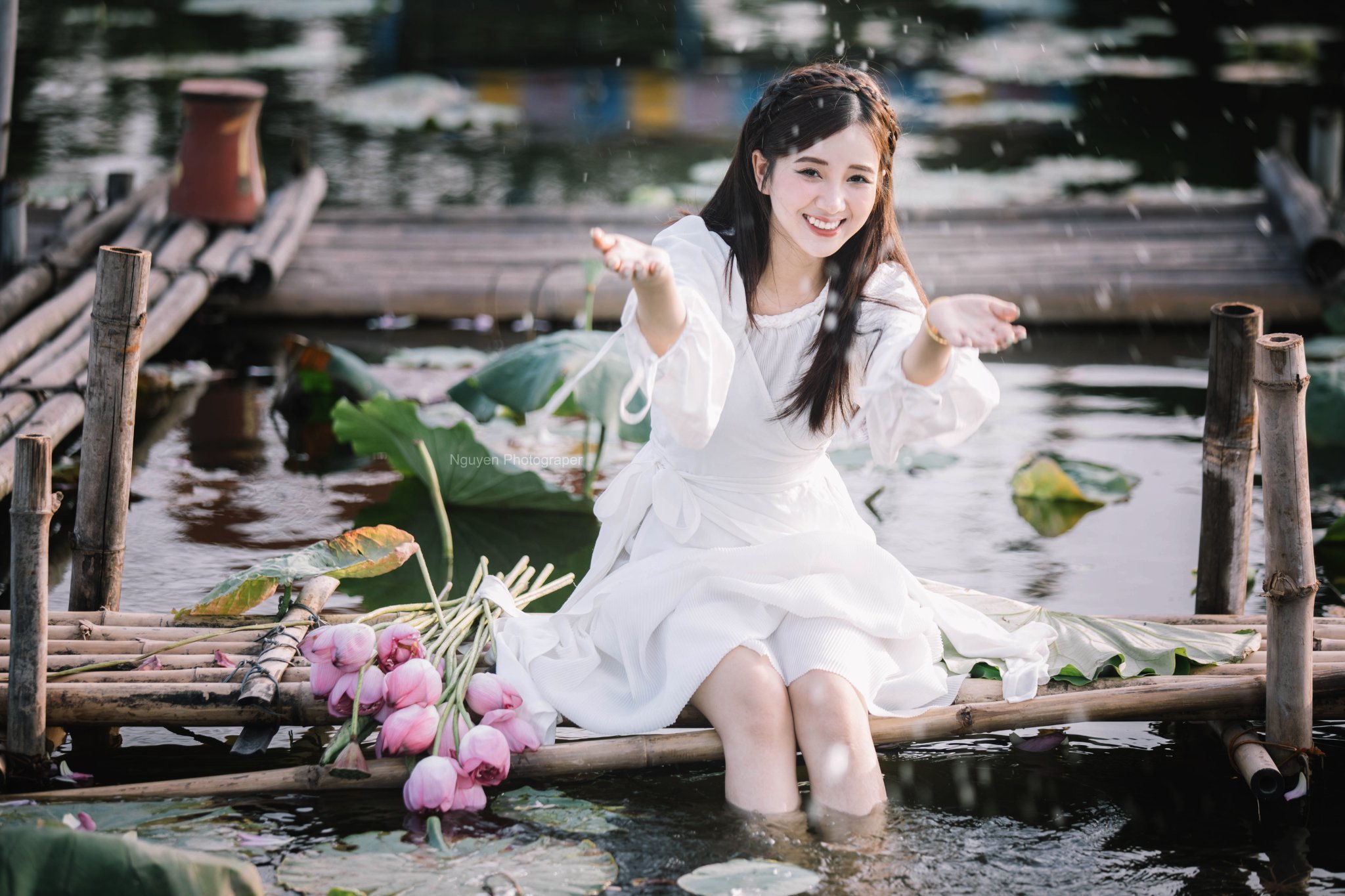 9X Phu Tho 'causes nostalgia' with beautiful and clear photos with lotus flowers