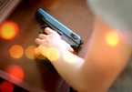 Mỹ: Bé trai 2 tuổi tìm thấy súng trong nhà và vô tình bắn chết bố