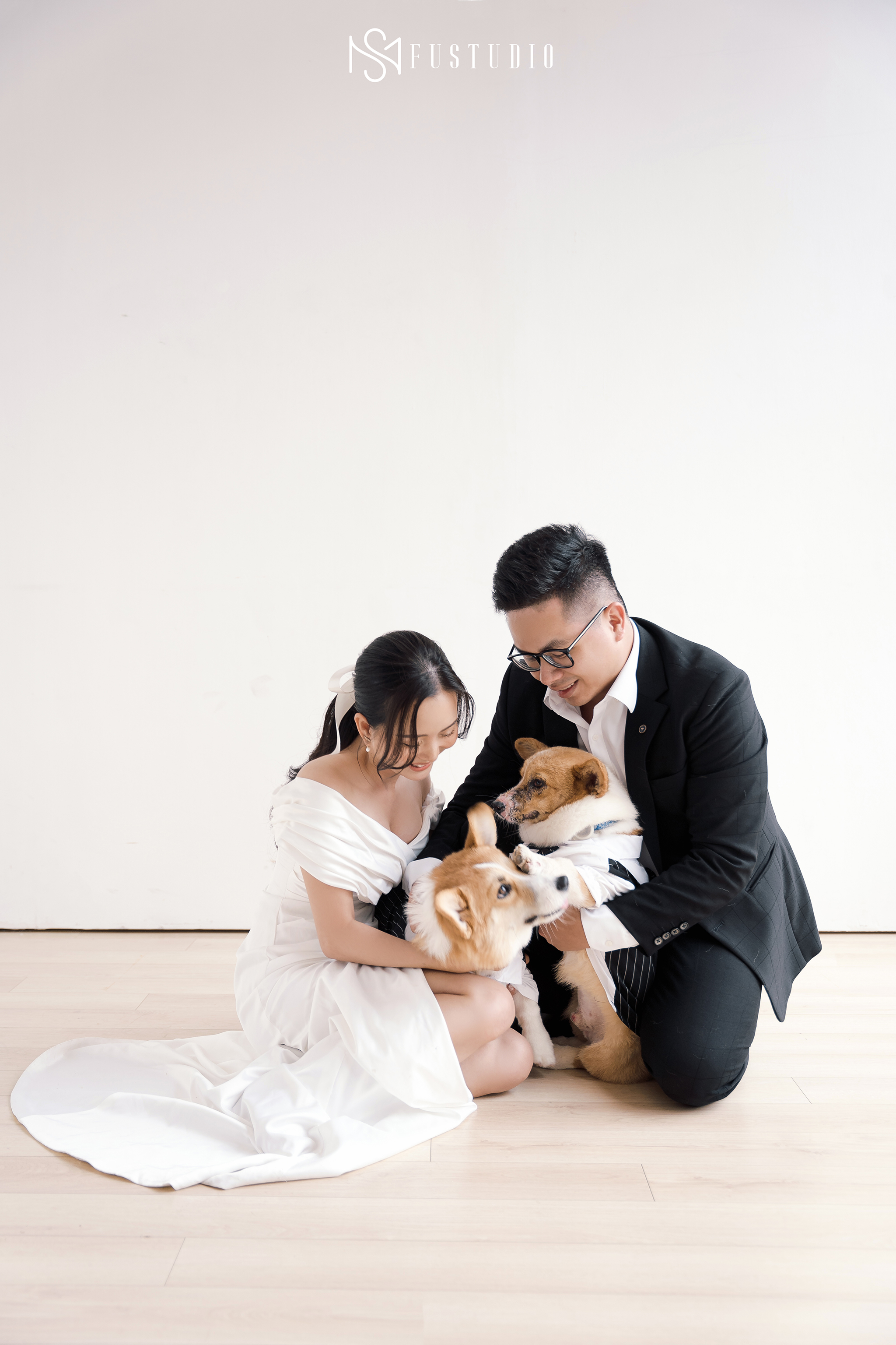 Letting the dog take a wedding photo together, the couple made netizens 