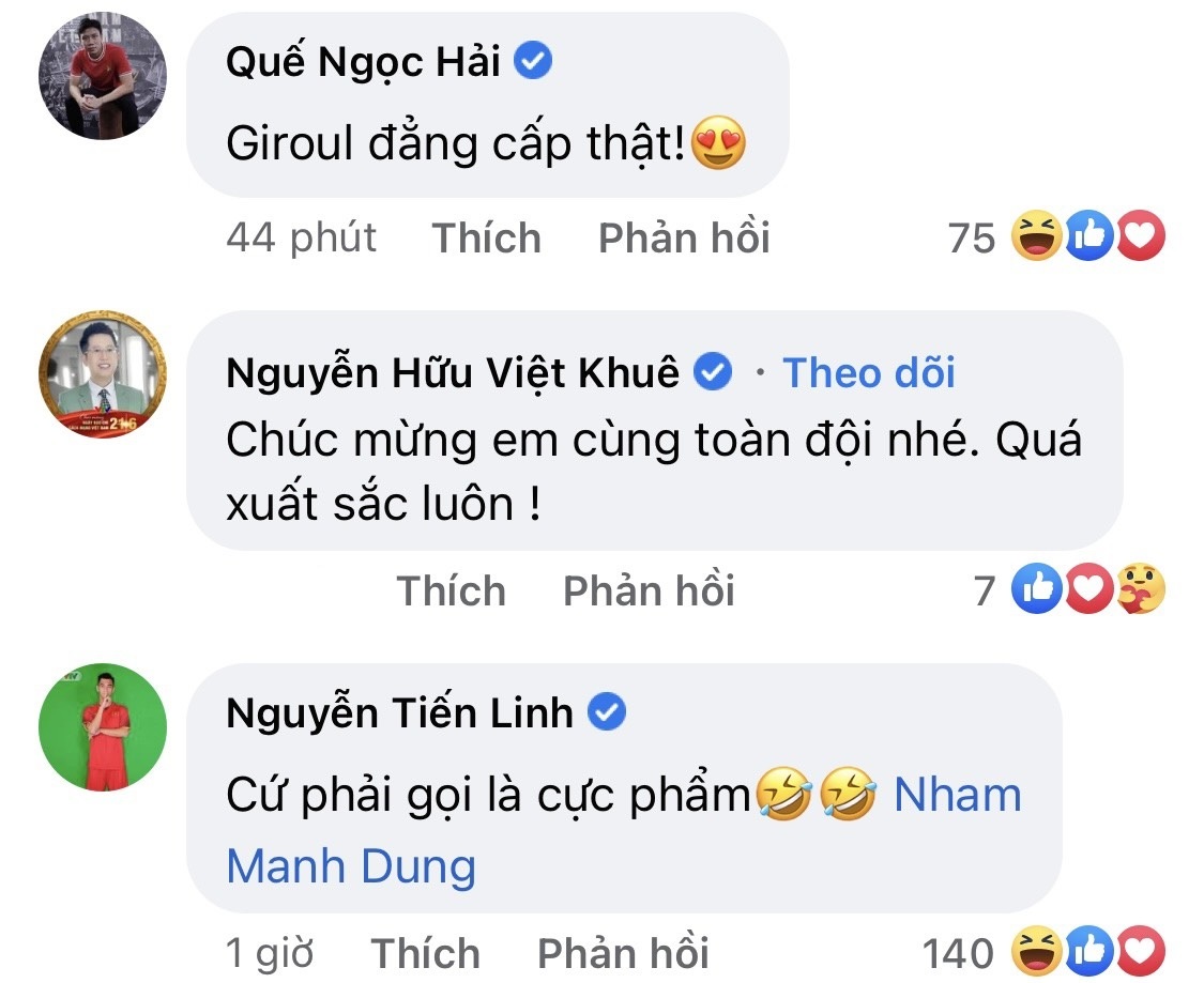 Nham Manh Dung is celebrating the victory, Bui Hoang Viet Anh immediately 