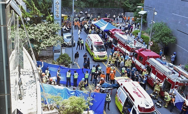 Tòa nhà văn phòng Hàn Quốc bị phóng hỏa, gần 50 người thương vong