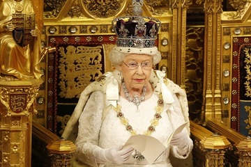 Nữ hoàng Elizabeth II trở thành người trị vì lâu thứ hai trong lịch sử thế giới