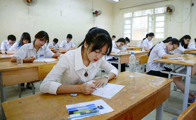 Sáng nay, gần 107.000 thí sinh Hà Nội làm thủ tục dự thi vào lớp 10