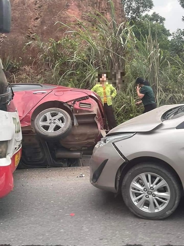 Thót tim xem clip vụ tai nạn liên hoàn 3 xe ô tô ở Thái Nguyên