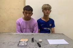 2 nam thanh niên thuê taxi mang gần 100 gói ma túy đi bán lẻ