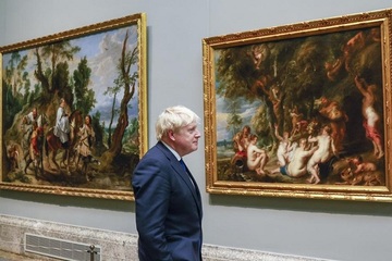 Thủ tướng Johnson có ‘hành động lạ’ trong bữa ăn tối với những người đứng đầu EU và NATO