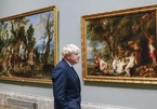 Thủ tướng Johnson có ‘hành động lạ’ trong bữa ăn tối với những người đứng đầu EU và NATO