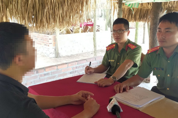 Giải cứu hơn 250 người lao động trái phép ở Campuchia, Bộ Công an khuyến cáo người dân cảnh giác với hình thức dụ dỗ 'làm việc nhẹ lương cao' rồi bán người vào sòng bạc