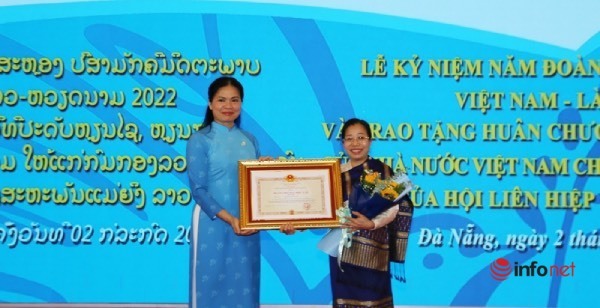 Hợp tác thắt chặt hơn tình đoàn kết phụ nữ Việt - Lào