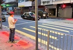 Hong Kong triển khai đèn giao thông đặc biệt cho những người thích ‘vùi đầu’ vào điện thoại