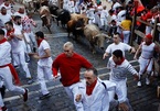 Thót tim với những người tham gia lễ hội đua bò tót San Fermin ở Tây Ban Nha