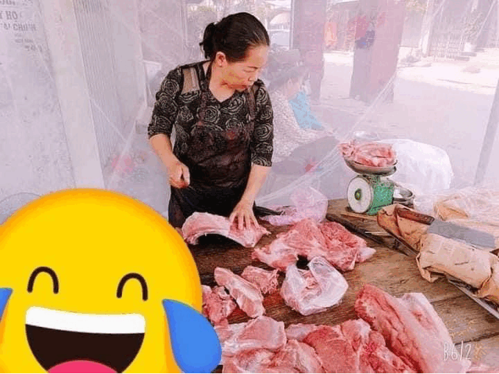 Quán thịt lợn nổi bần bật góc chợ khiến ai cũng tấm tắc khen cô bán hàng có '1-0-2'