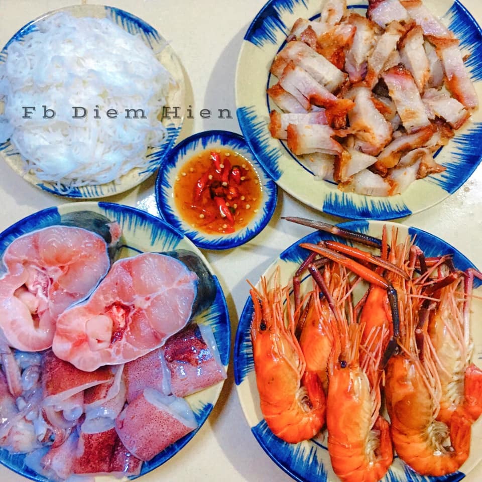 'Bí kíp' dùng mẹt trình bày món ăn hấp dẫn của cô vợ ở Sài Gòn