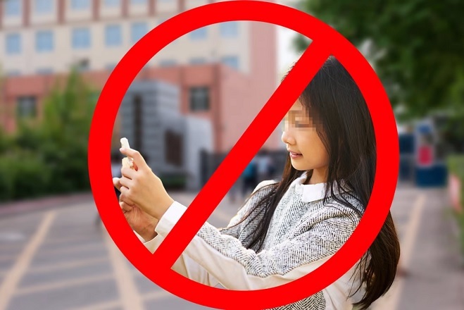 Nữ sinh cấp 2 bị nhà trường kỷ luật vì đăng ảnh selfie