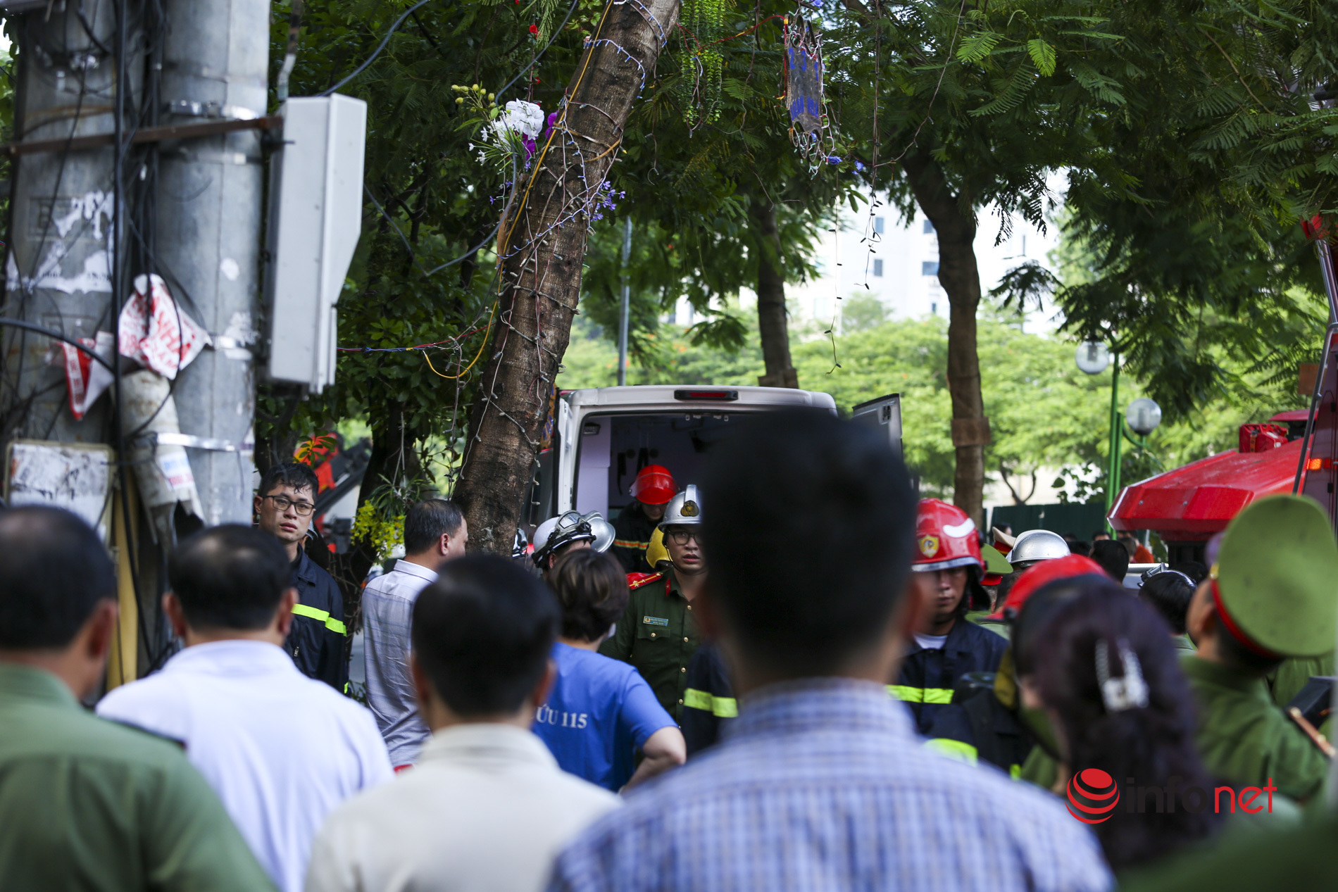 Hiện trường vụ cháy quán karaoke khiến ba chiến sỹ PCCC Công an quận Cầu Giấy hy sinh