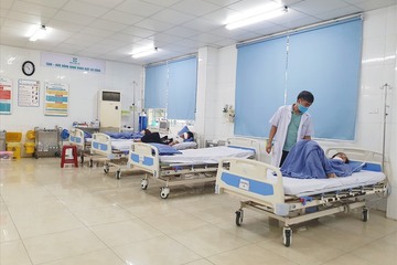 Phát hiện nhiều vi phạm tại 1 nhà hàng ở Đà Nẵng sau vụ 26 người nhập viện nghi do ngộ độc
