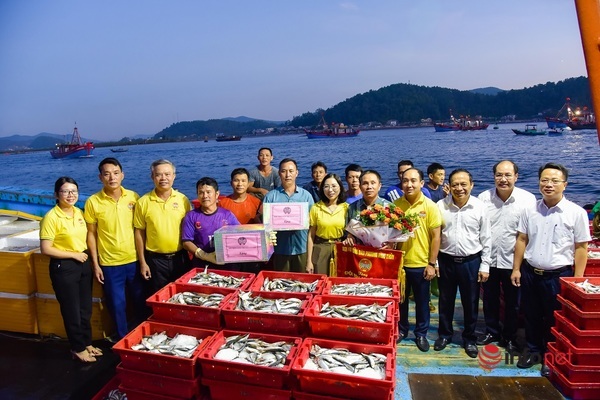 Phấn khởi chuyến đi biển thu nhập 200 triệu đồng của ngư dân Nghệ An