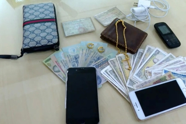 Lời khai lạnh người của 2 sát thủ thiếu niên đoạt mạng người phụ nữ buôn phế liệu, cướp tiền và vàng đi mua iPhone