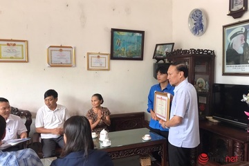 Trao tặng bằng khen cho thiếu niên Nam Định dũng cảm cứu người đuối nước
