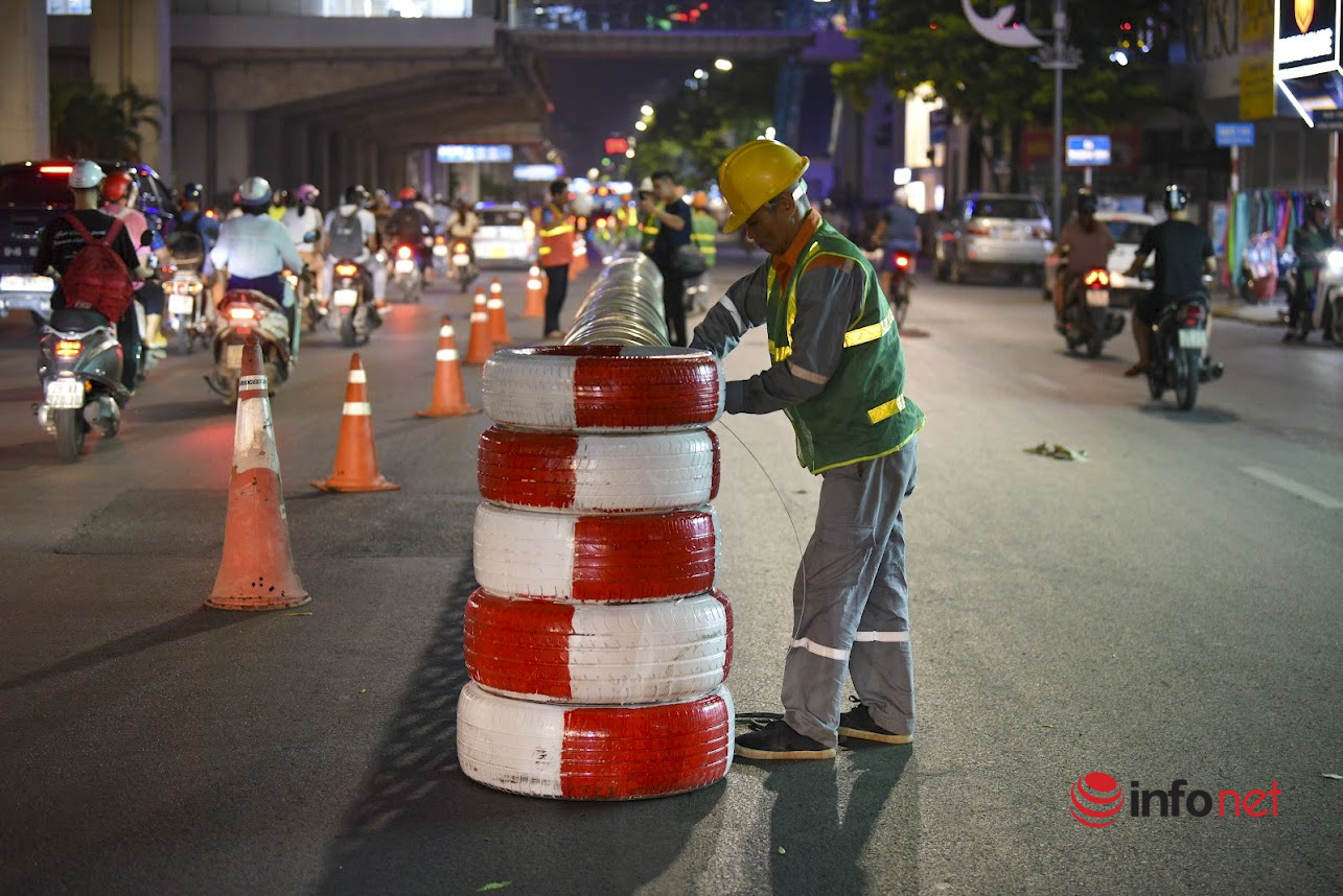 Hà Nội phân làn ô tô, xe máy trên đường Nguyễn Trãi, 748m dải phân cách cứng được lắp đặt xong trong đêm