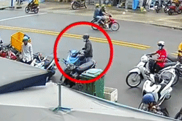 Thanh niên lao thẳng vào tên trộm xe máy, đồng bọn điên cuồng chống trả