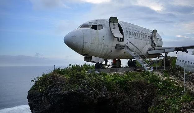 Bí ẩn đằng sau chiếc Boeing 737 bỏ hoang trên cánh đồng Bali