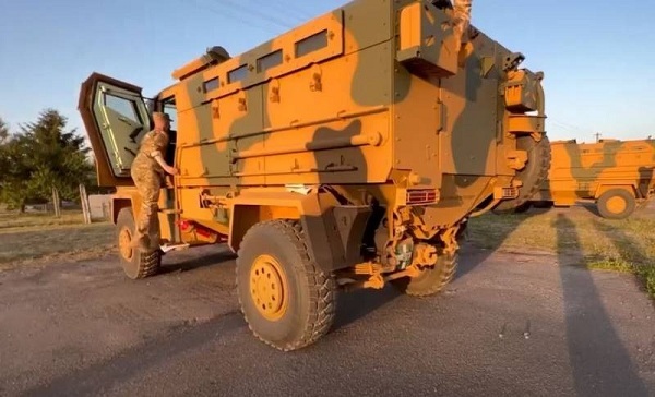 Thổ Nhĩ Kỳ bất ngờ giao lô xe bọc thép kháng mìn cho Ukraine
