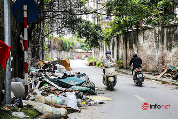 Hà Nội: Bãi rác tự phát bịt gần nửa đường vào khu dân cư, 'có camera giám sát' cũng như không