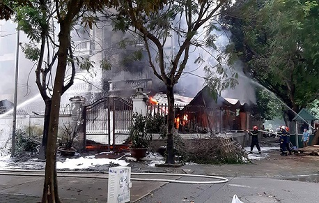 Cháy biệt thự tại quận Hoàng Mai, Hà Nội