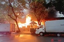 Hà Nội: Một chiến sĩ PCCC bị bỏng khi dập đám cháy biệt thự ở KĐT Pháp Vân