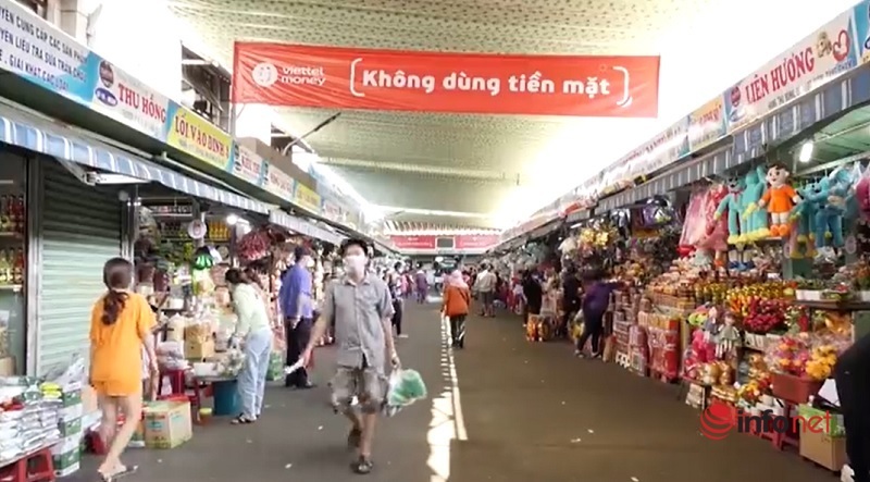 Chợ truyền thống không dùng tiền mặt: Tiểu thương không còn lo vấn nạn tiền giả