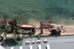 Clip giải cứu ô tô lao xuống 'tắm' biển Phú Quốc