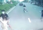 Truy tìm nhóm thanh niên cầm hung khí đe doạ lái xe trên đường Nguyễn Văn Huyên