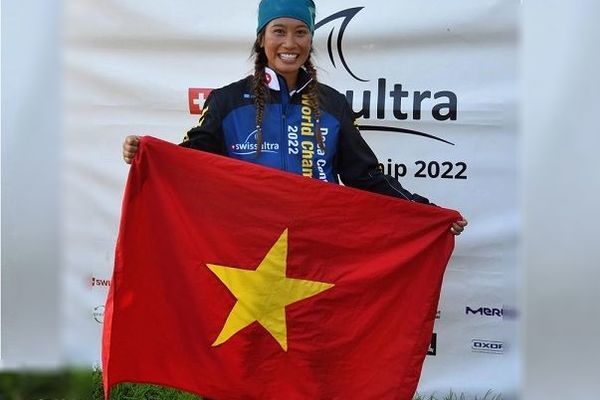 Cô gái 9X Thanh Vũ vô địch giải 3 môn phối hợp khắc nghiệt nhất thế giới