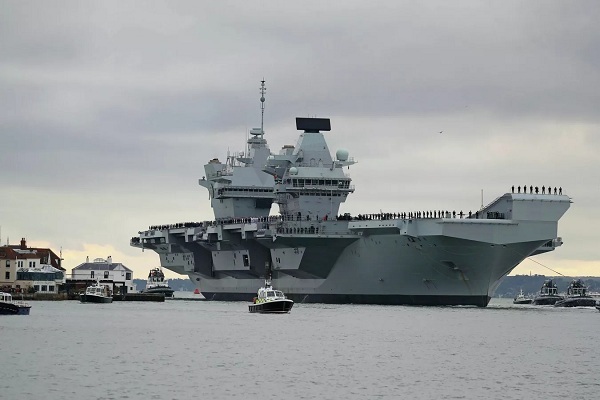 Hàng không mẫu hạm mới của Anh ‘gãy cánh’ ngay sau khi rời cảng