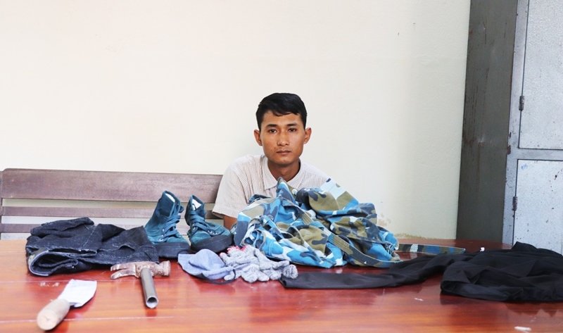 Khởi tố thanh niên cầm búa đi cướp tiệm vàng ở Quảng Nam