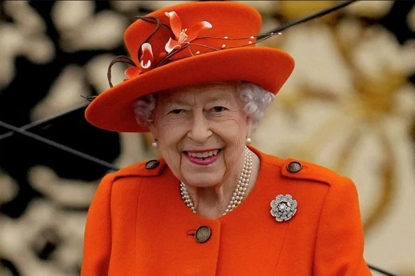 Nữ hoàng Anh Elizabeth II viết gì trong những bức thư gửi cho công dân đến từ Nga?