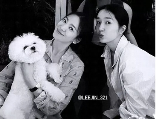 Song Hye Kyo bất ngờ khoe tình bạn với người nổi tiếng này qua bức ảnh mới đăng