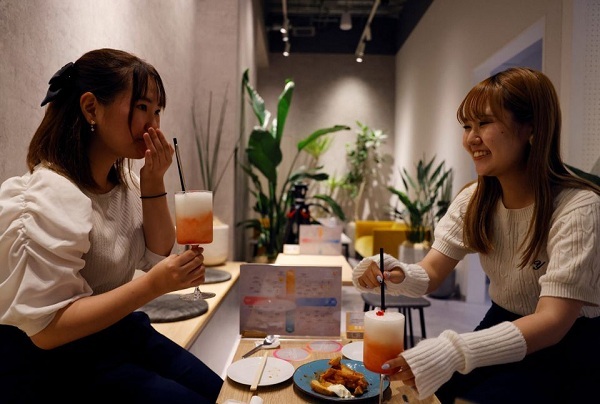 Các doanh nghiệp bia rượu Nhật Bản chuyển hướng sang đồ uống không cồn để thu hút giới trẻ